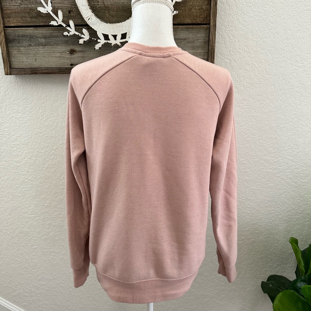 The North Face dusty pink logo patch sweatshirt ladies size Small - Picture 3 of 9